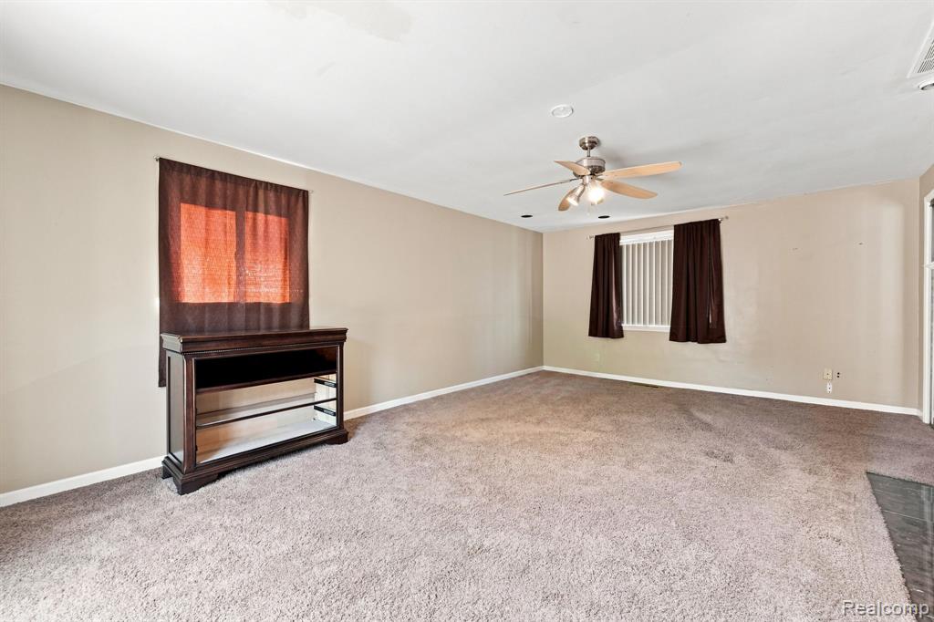 25800 N River Road Property Photo 26