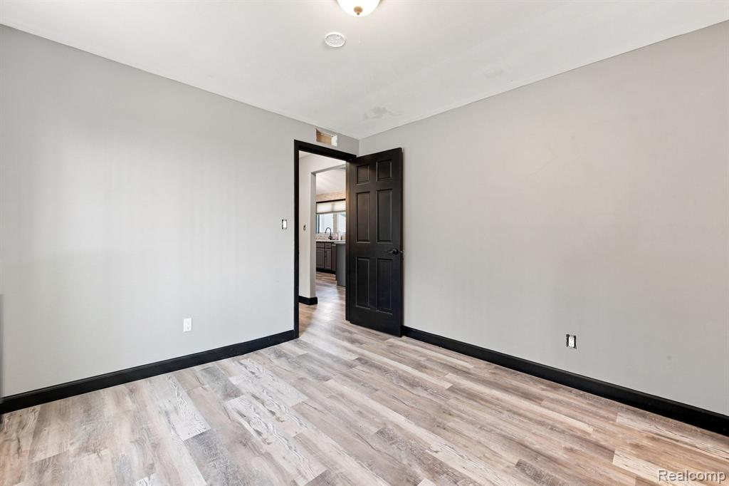 25800 N River Road Property Photo 29