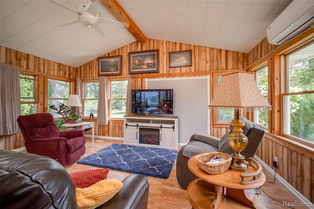 8175 S Beyer Road Property Photo 4