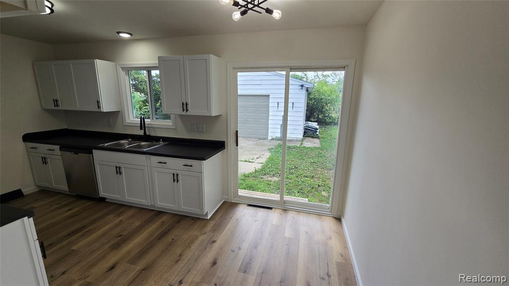 3734 Holly Avenue Property Photo 4