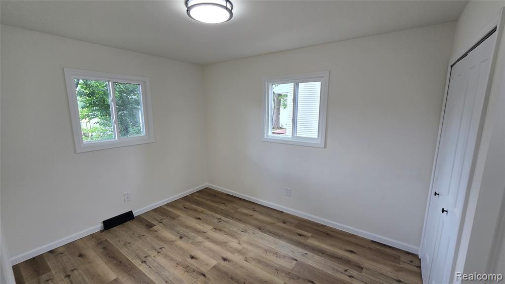 3734 Holly Avenue Property Photo 9