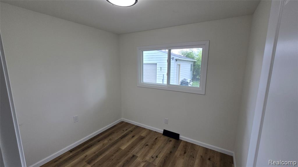 3734 Holly Avenue Property Photo 10