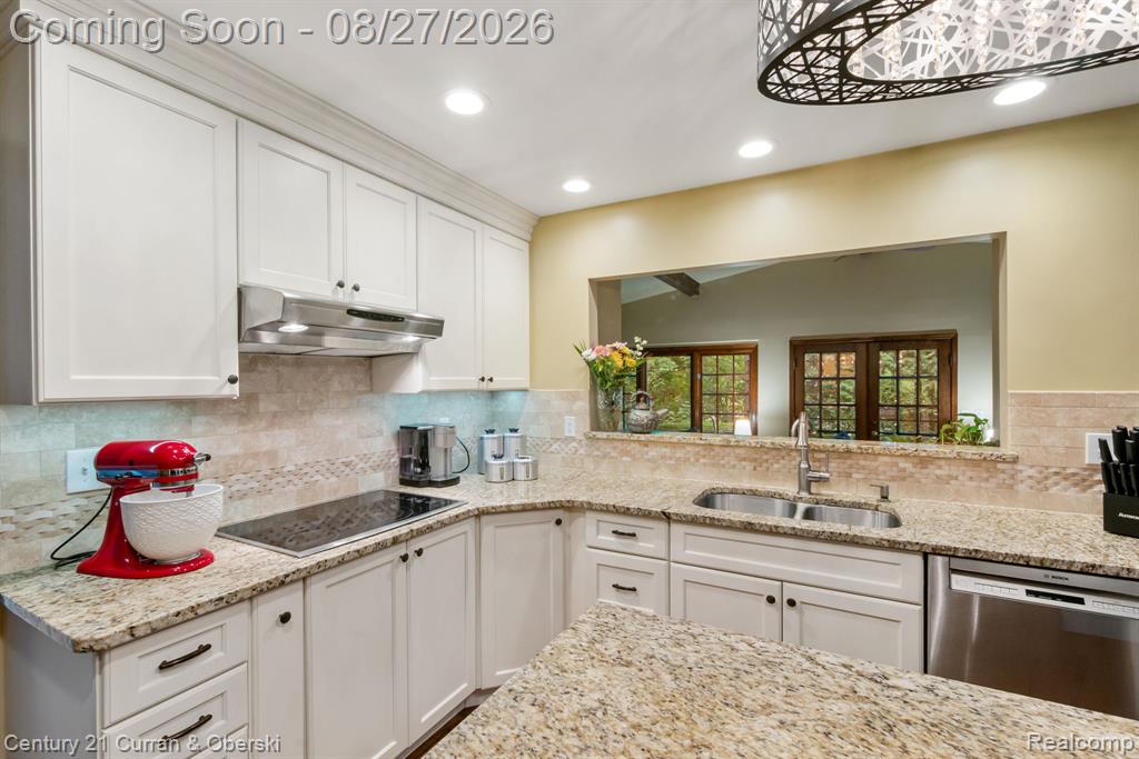 8890 Northampton Drive Property Photo 17