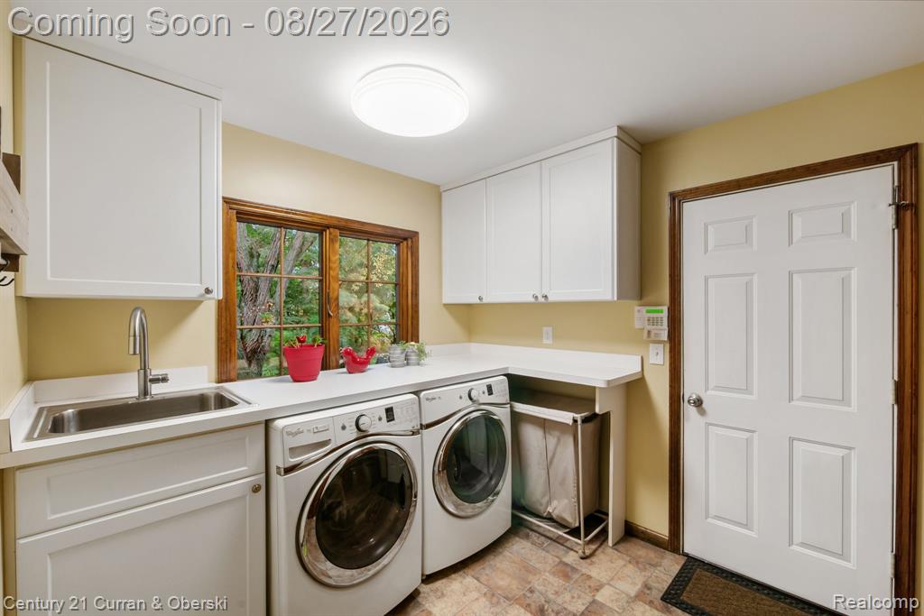 8890 Northampton Drive Property Photo 33