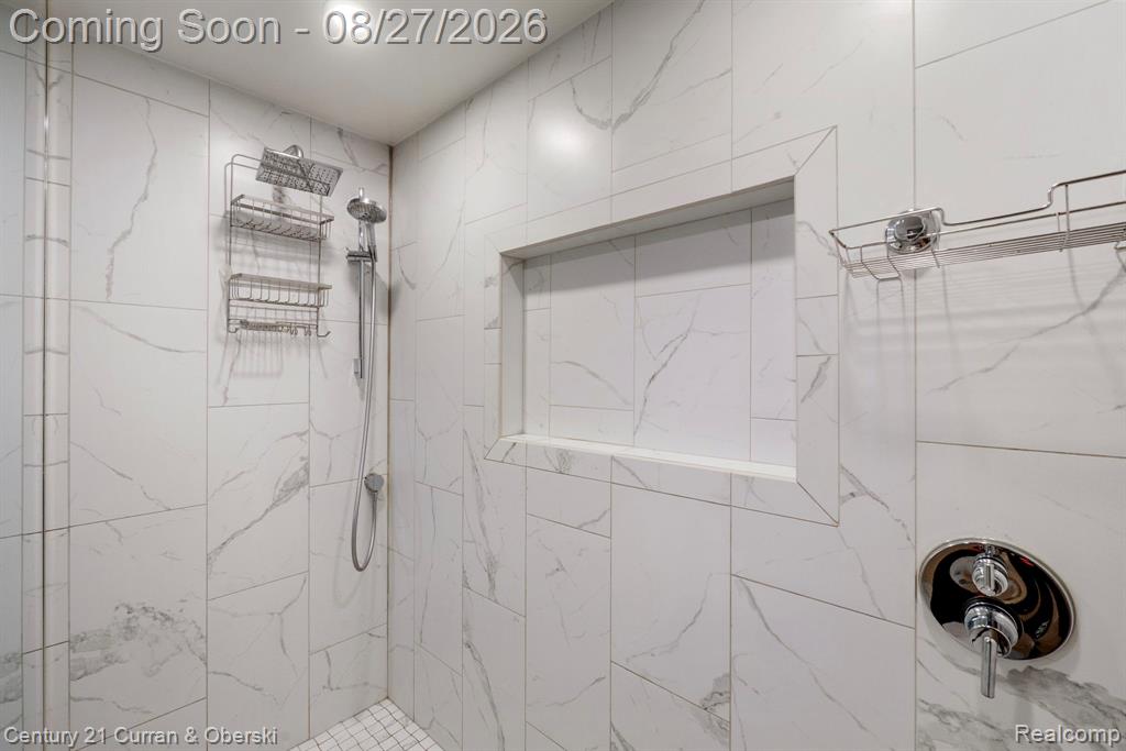 8890 Northampton Drive Property Photo 39