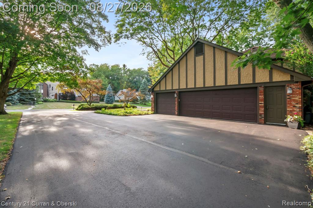 8890 Northampton Drive Property Photo 60