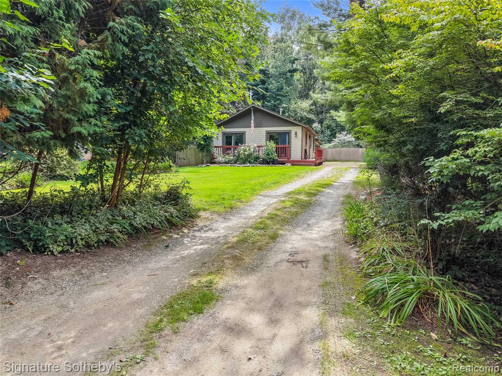 4137 W Allen Road Property Photo 20