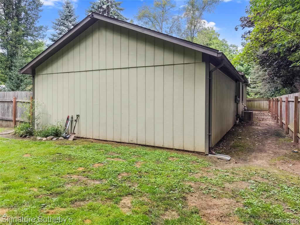 4137 W Allen Road Property Photo 33