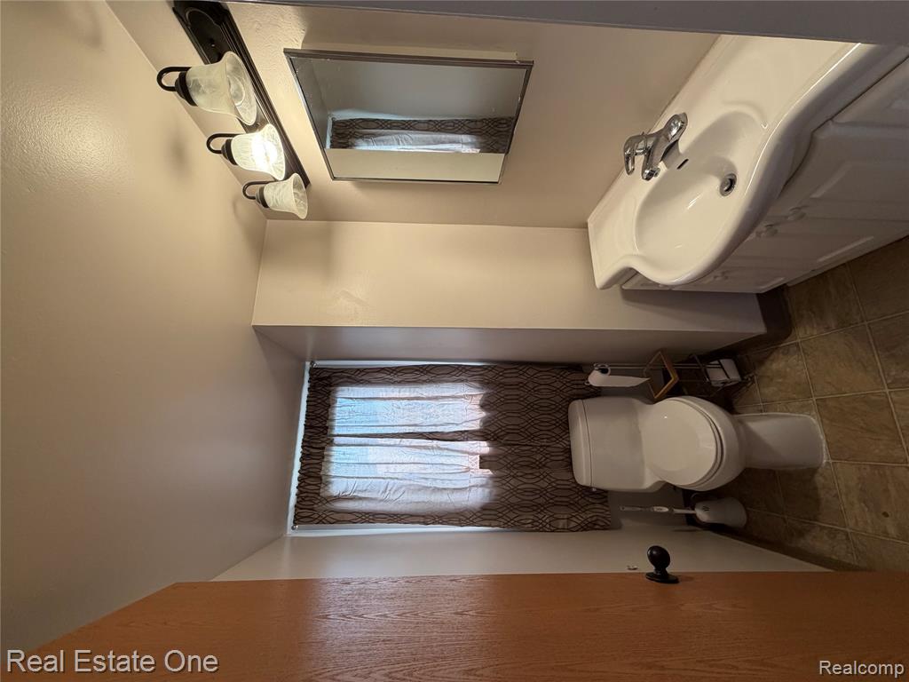 23517 Baker Street Property Photo 9