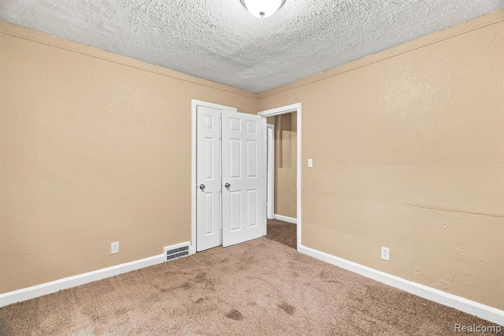 16886 Ilene Street Property Photo 18