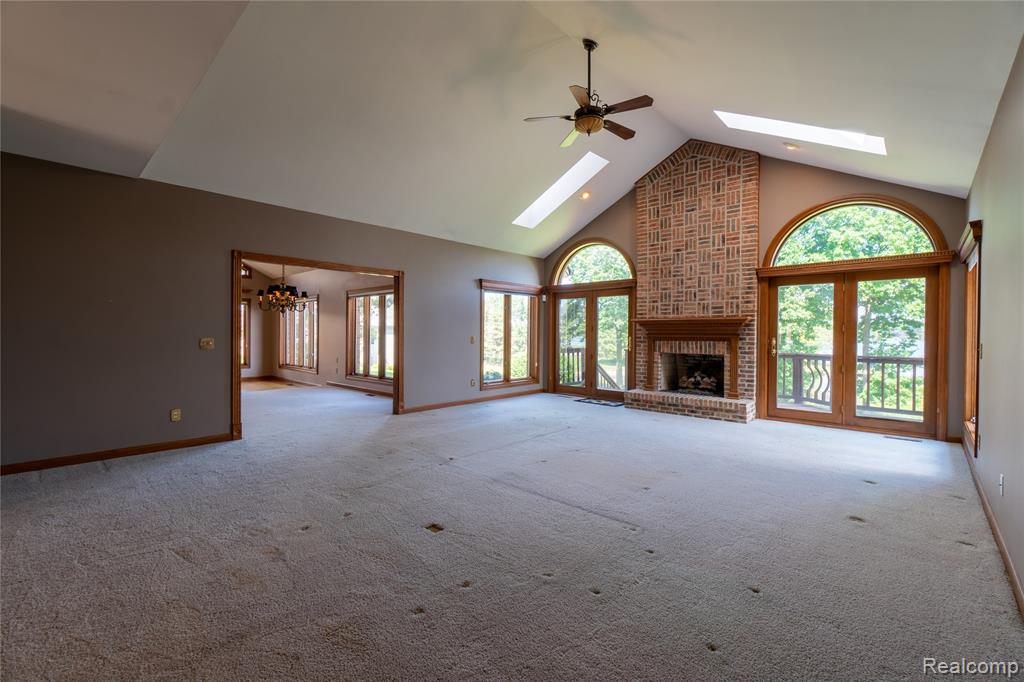 62 Chateaux Du Lac Drive Property Photo 7