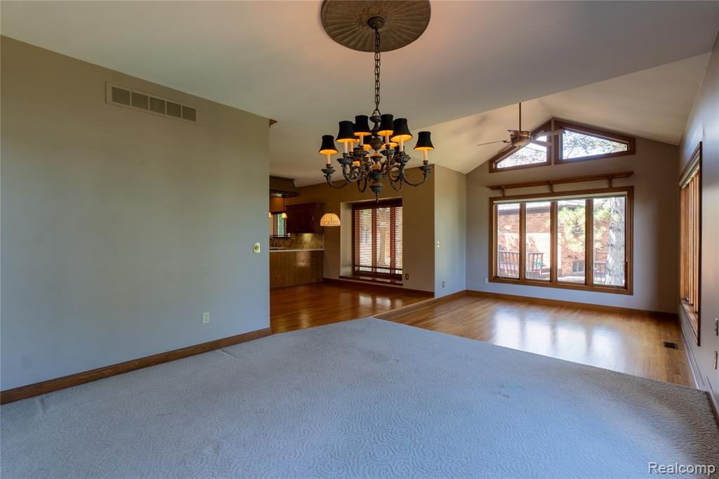 62 Chateaux Du Lac Drive Property Photo 8
