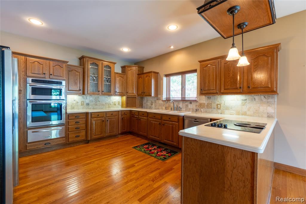 62 Chateaux Du Lac Drive Property Photo 11