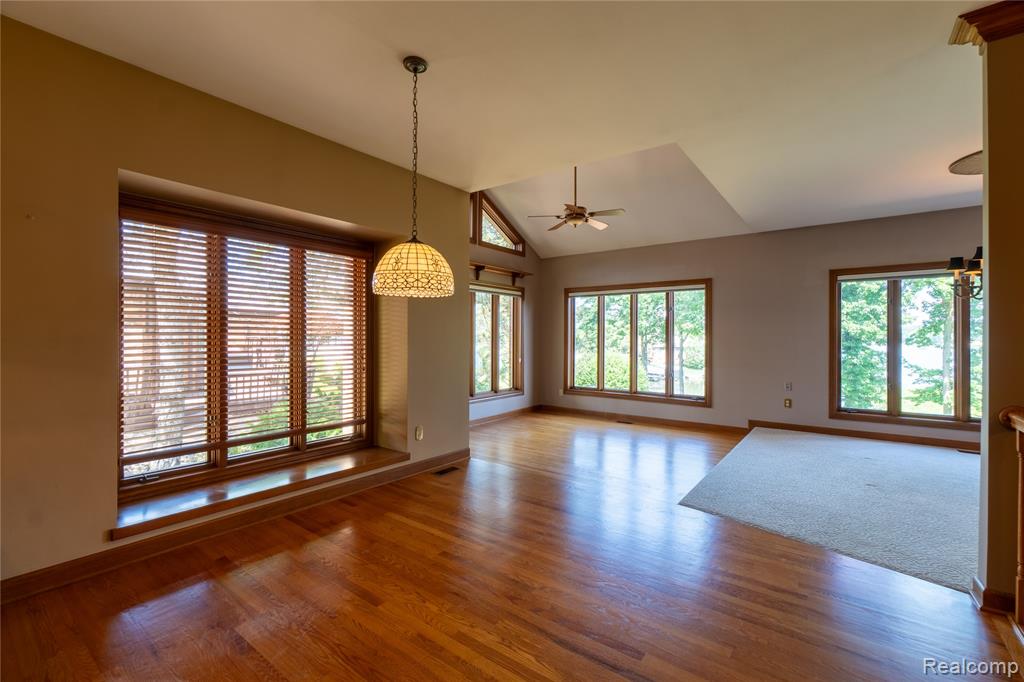 62 Chateaux Du Lac Drive Property Photo 15