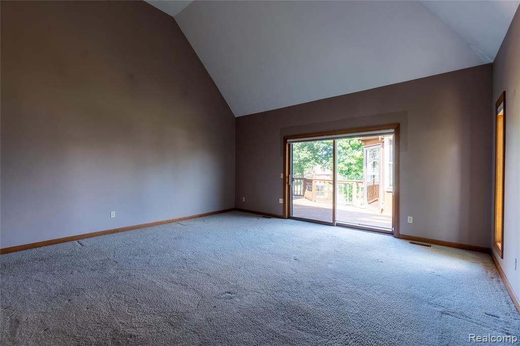 62 Chateaux Du Lac Drive Property Photo 21