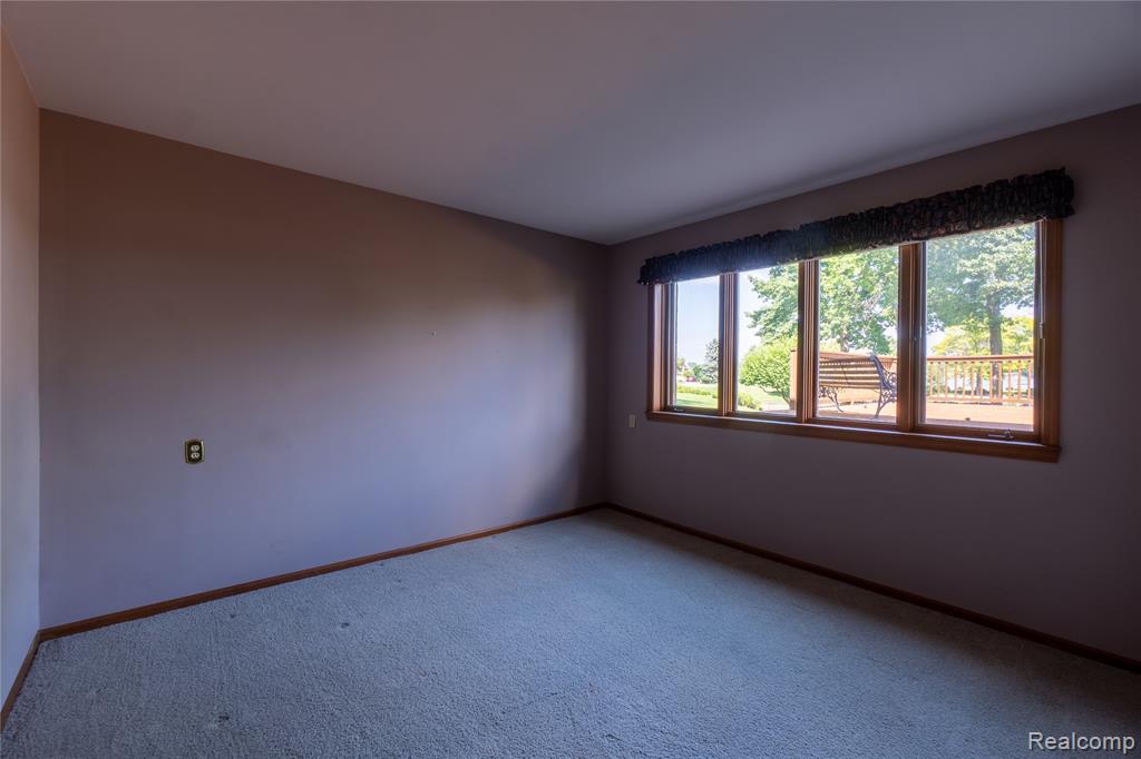 62 Chateaux Du Lac Drive Property Photo 27
