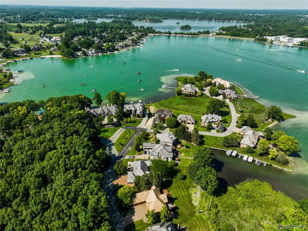 62 Chateaux Du Lac Drive Property Photo 43