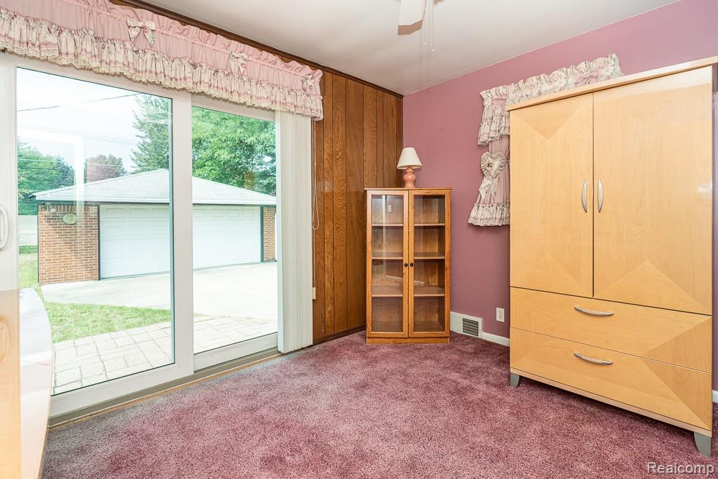 25305 Campbell Avenue Property Photo 21