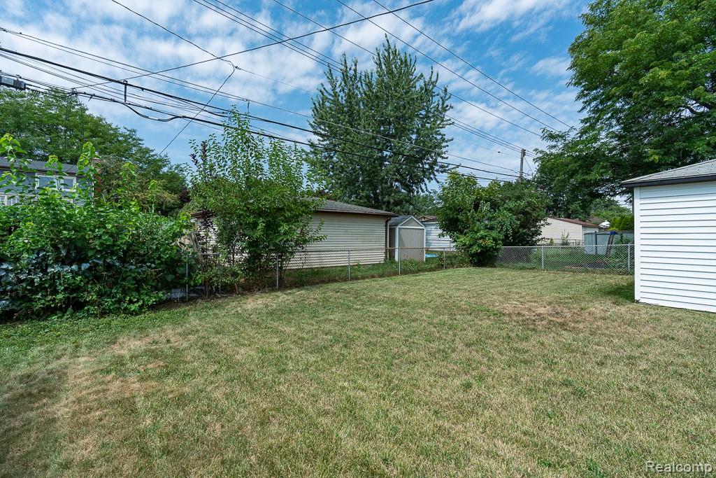 25305 Campbell Avenue Property Photo 35
