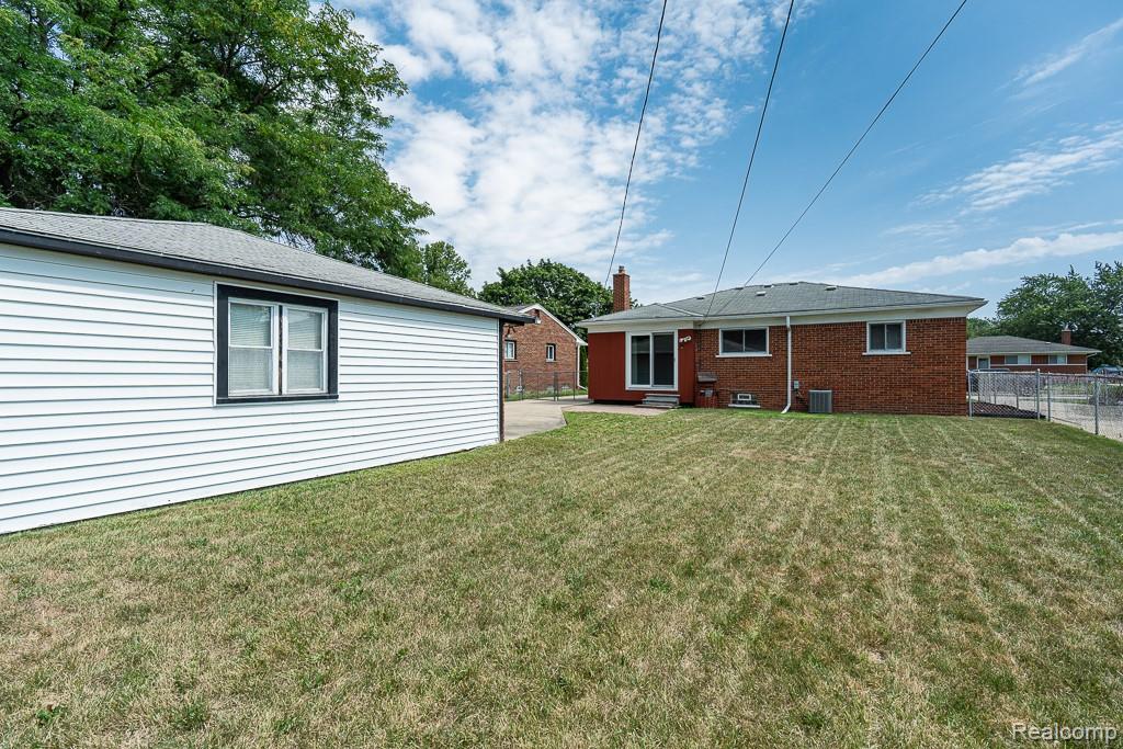 25305 Campbell Avenue Property Photo 36