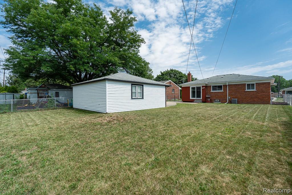 25305 Campbell Avenue Property Photo 37