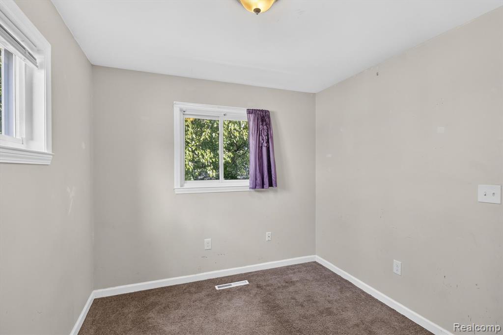 21910 Coolidge Hwy Property Photo 21