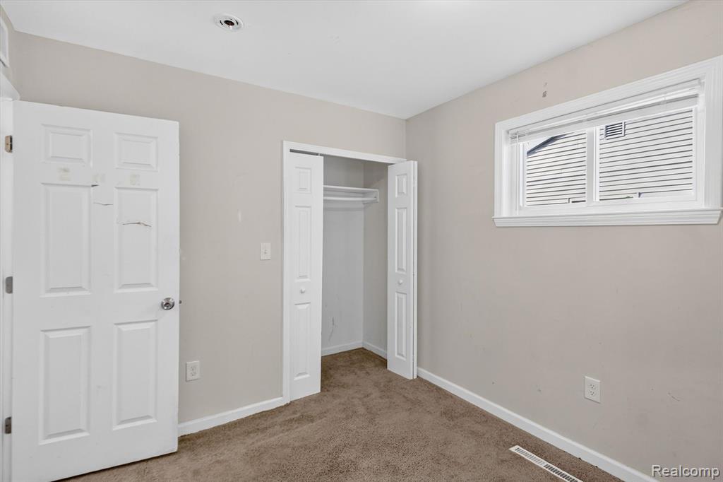 21910 Coolidge Hwy Property Photo 23