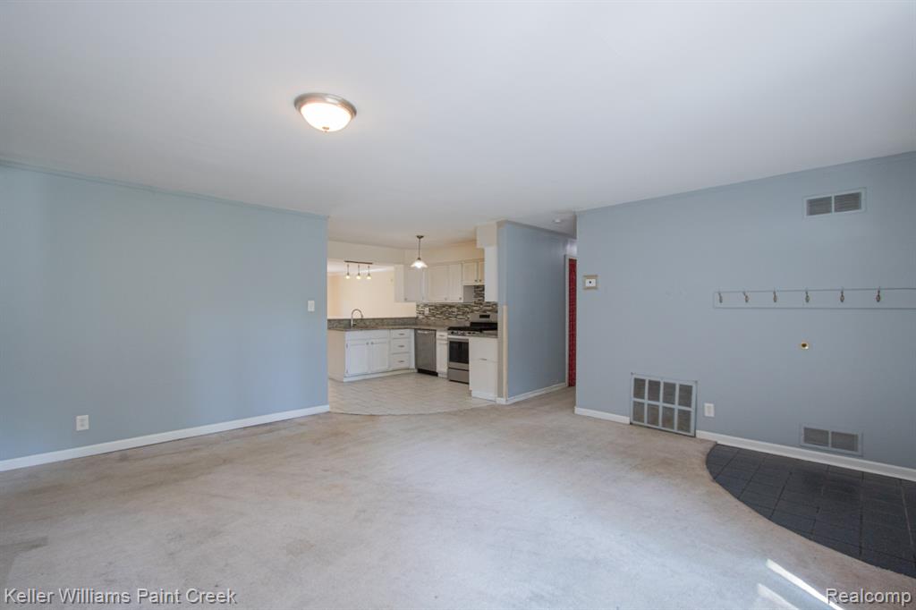21725 Ulrich Street Property Photo 10