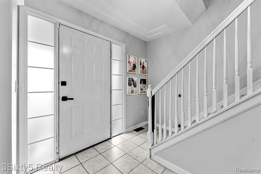 14392 Canterbury Lane Property Photo 10