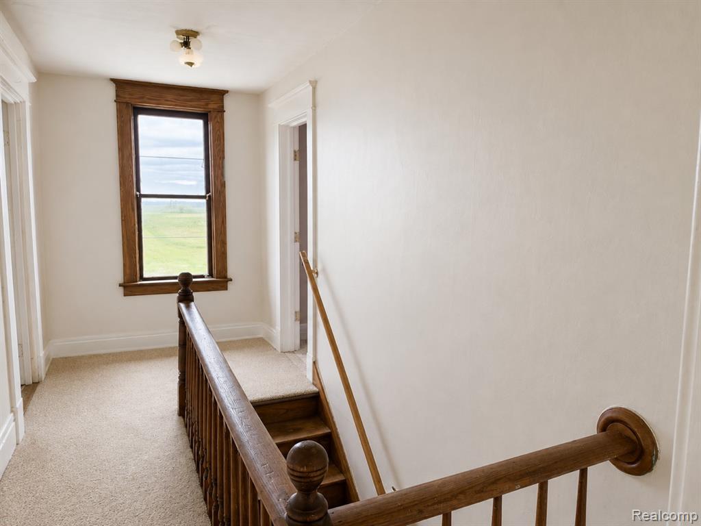 734 W Burnside Road Property Photo 15