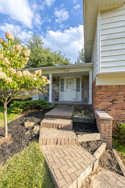 4744 Brafferton Drive Property Photo 4