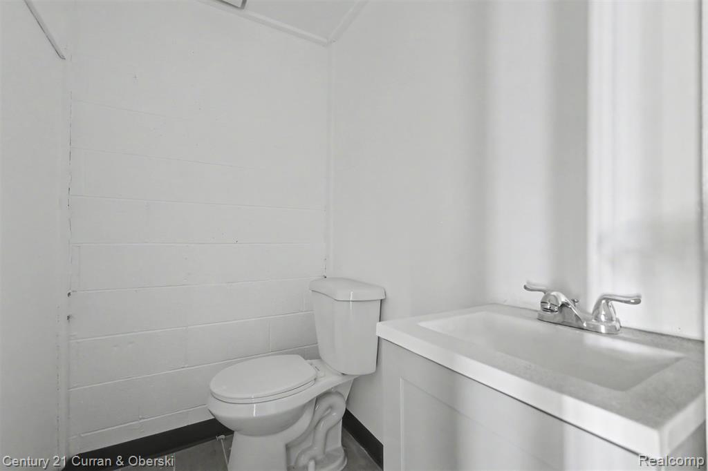22909 Van Born Road Property Photo 16