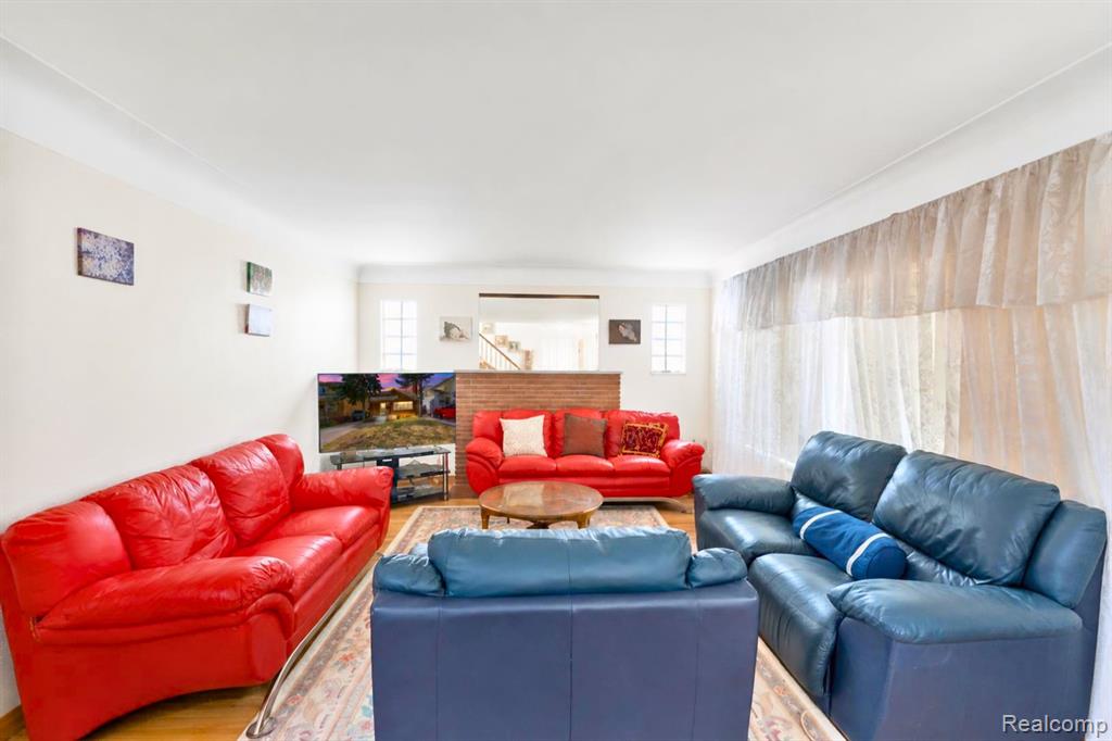 5937 Orchard Avenue Property Photo 4