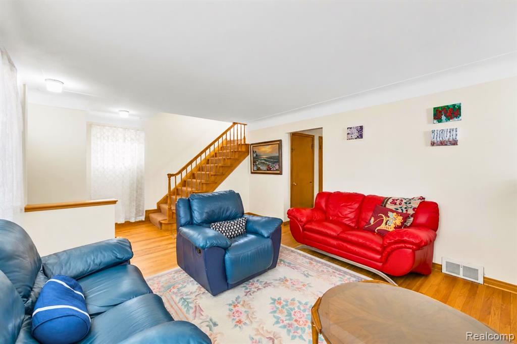 5937 Orchard Avenue Property Photo 5