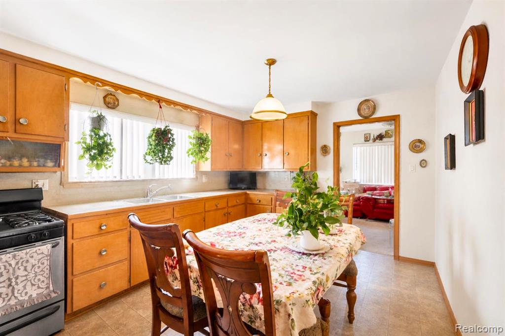 5937 Orchard Avenue Property Photo 9