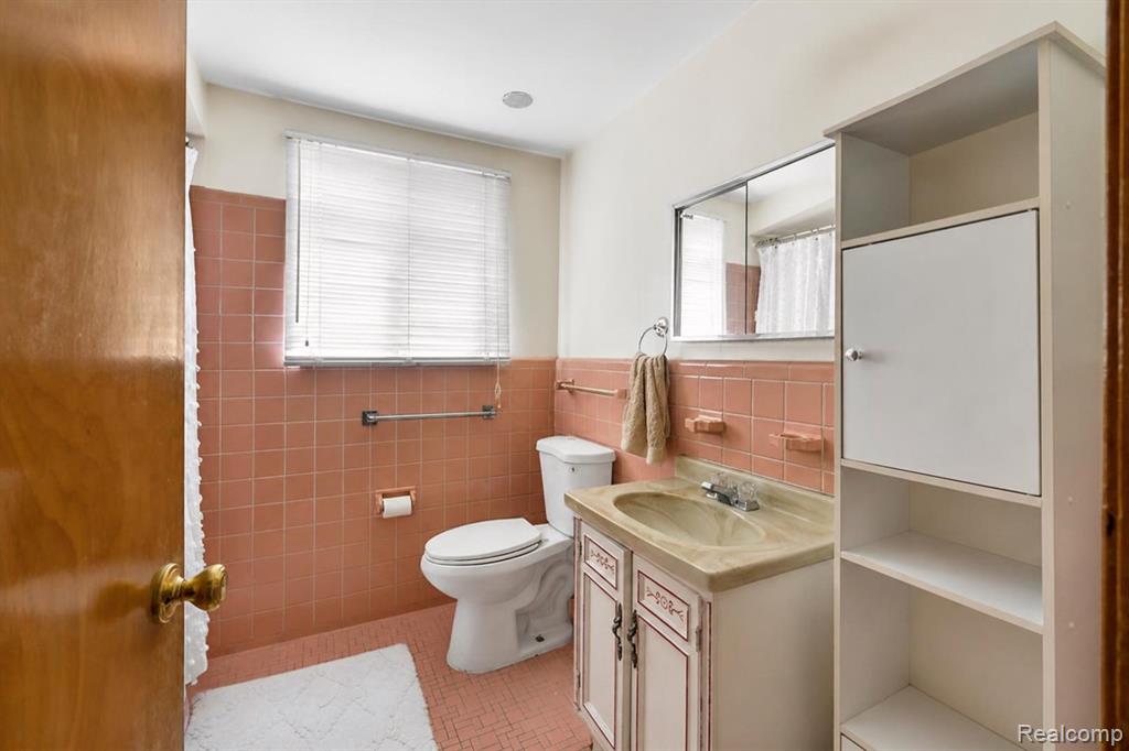 5937 Orchard Avenue Property Photo 17