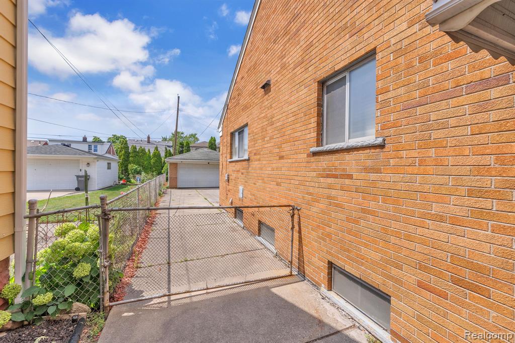 5937 Orchard Avenue Property Photo 23