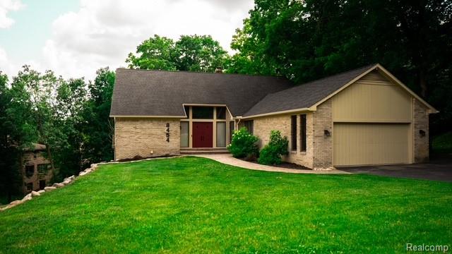 8454 Fawn Valley Drive Property Photo 2
