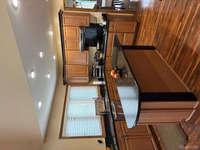 8454 Fawn Valley Drive Property Photo 10
