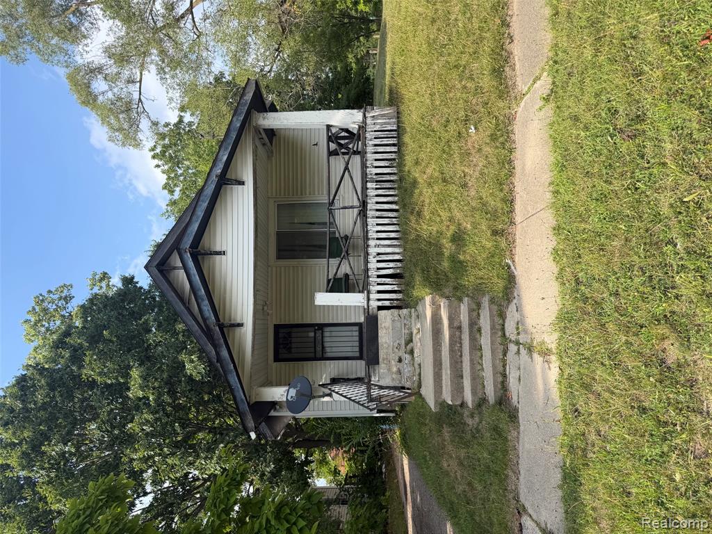 353 E Van Wagoner Avenue Property Photo 1
