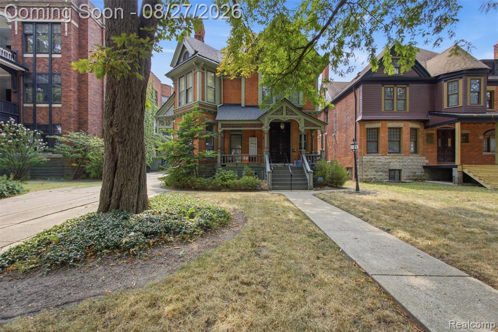 669 W Canfield Street Property Photo 1
