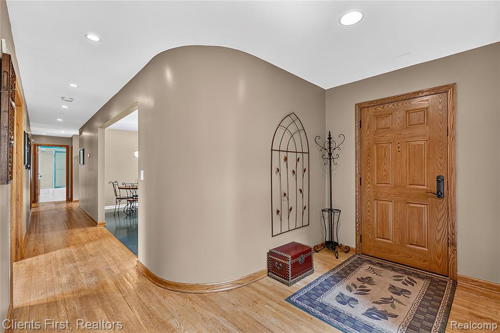 9022 Kingston Court Property Photo 3