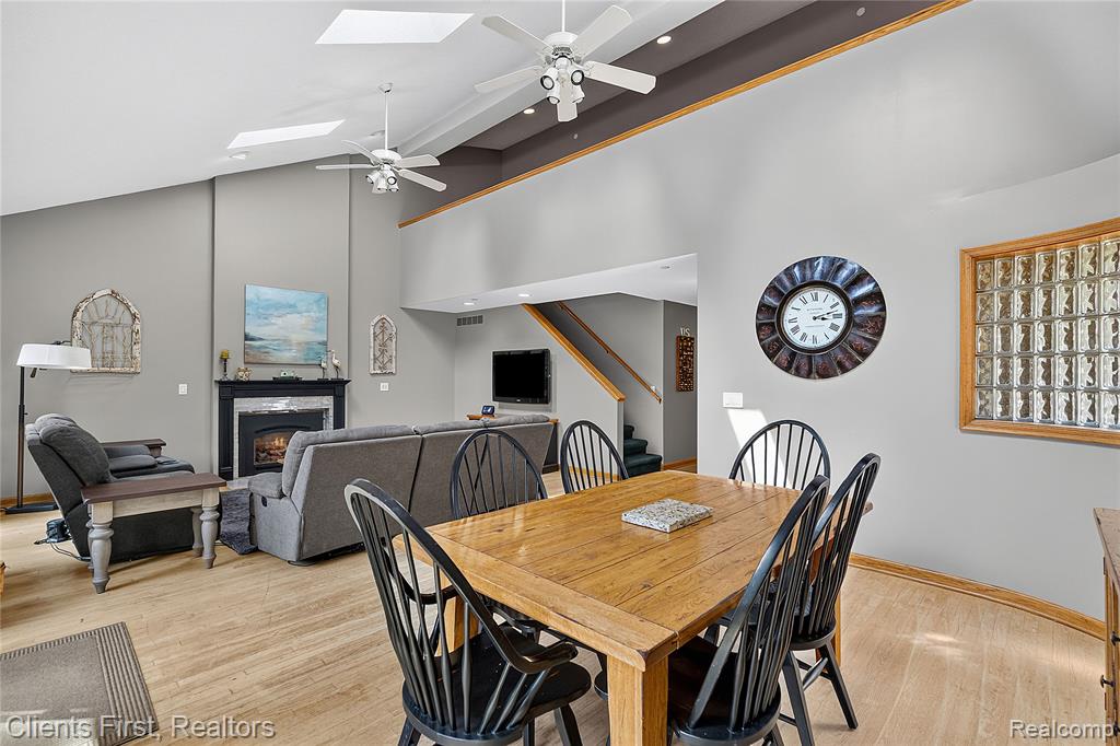 9022 Kingston Court Property Photo 6