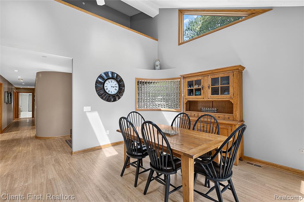 9022 Kingston Court Property Photo 8
