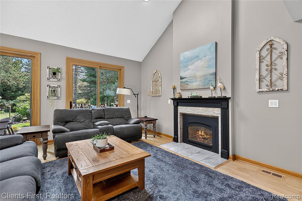 9022 Kingston Court Property Photo 11