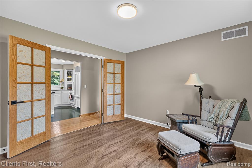 9022 Kingston Court Property Photo 13