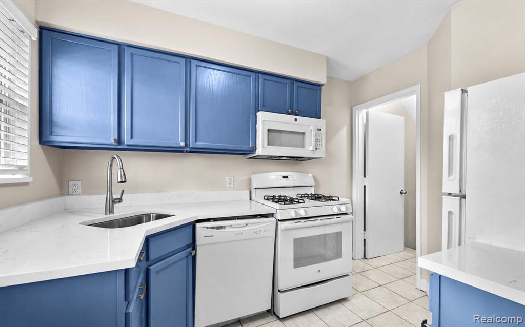 3352 Coolidge Highway Property Photo 5