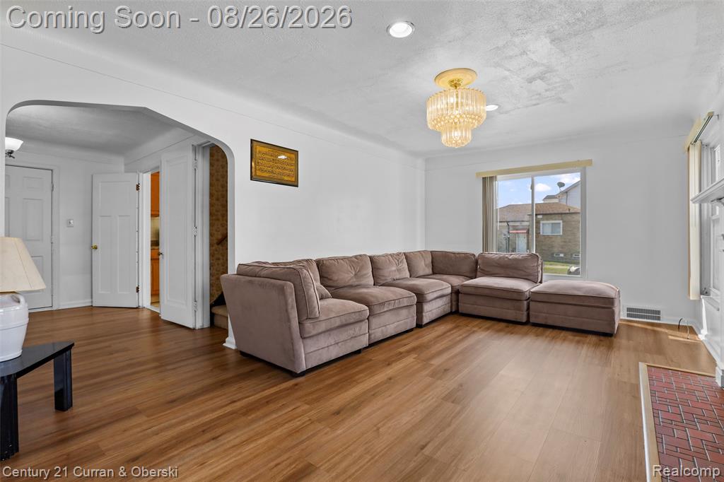 7800 Freda Street Property Photo 5