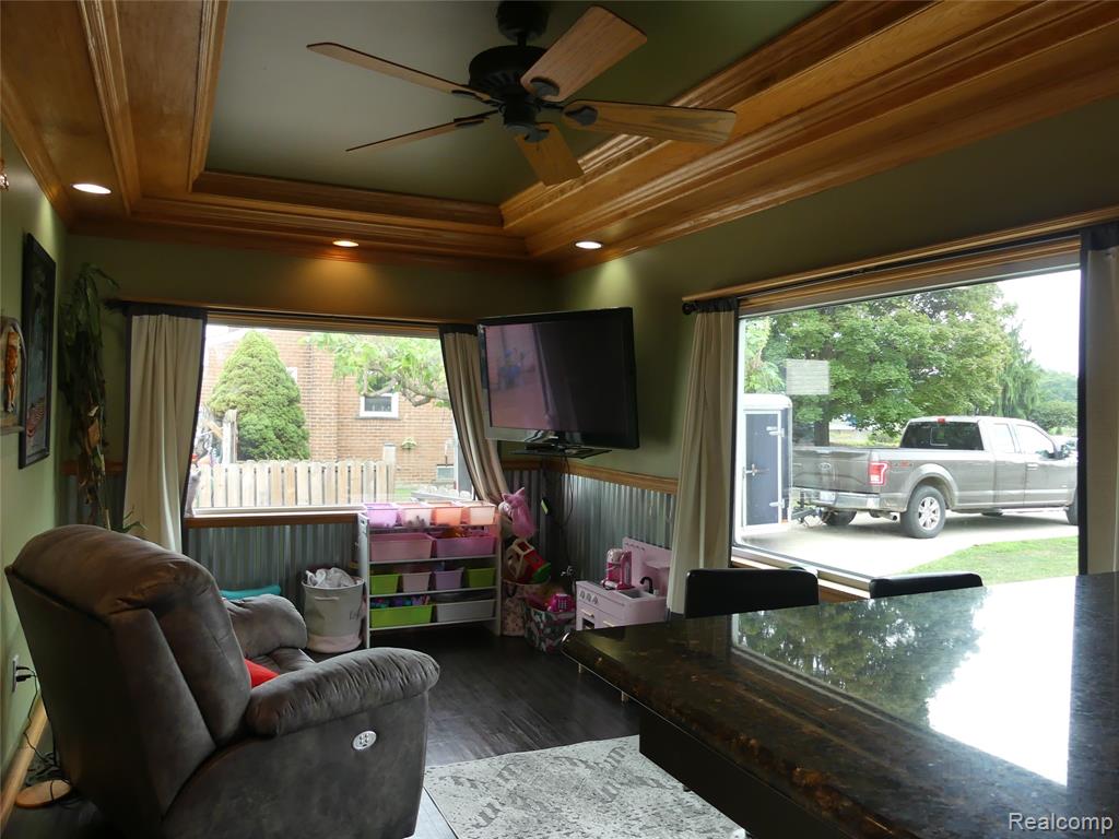 8335 Pardee Road Property Photo 15