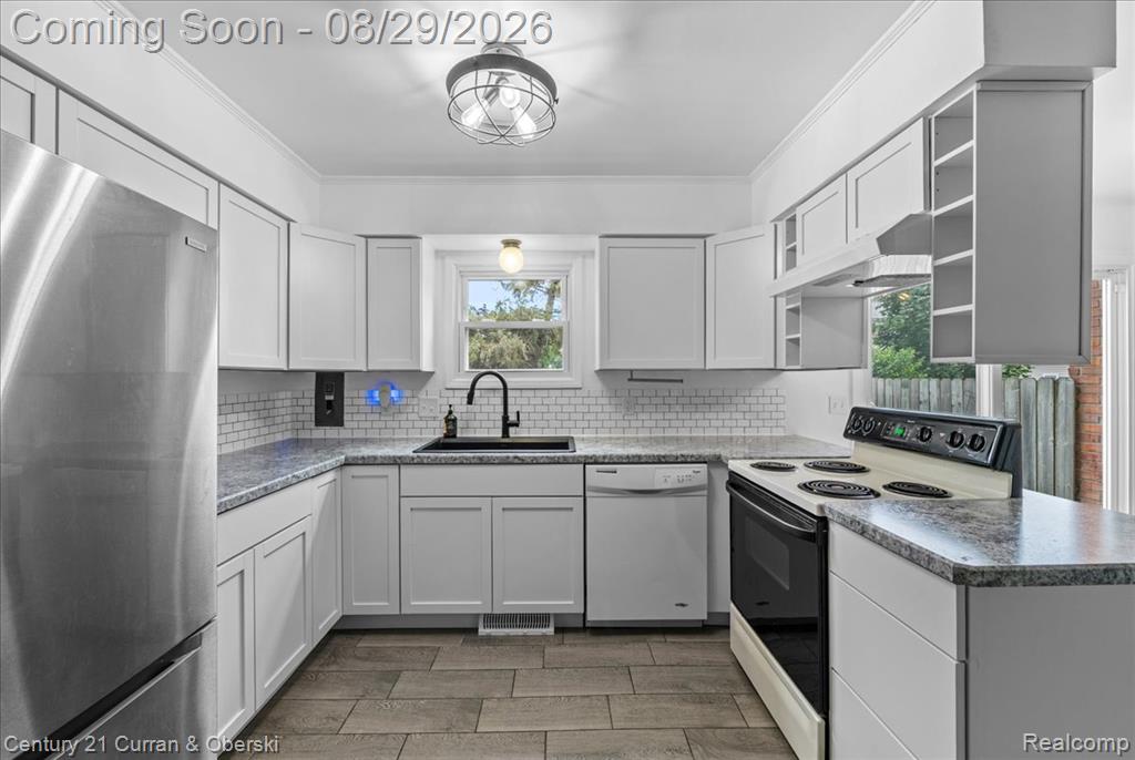 13349 Lake Point Boulevard Property Photo 10